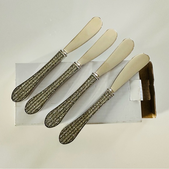 Butter Spreaders Set Gold and Silver Set of 4 New - Picture 1 of 2